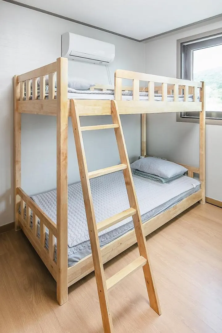 Leeon Guest House Incheon 2*,  South Korea
