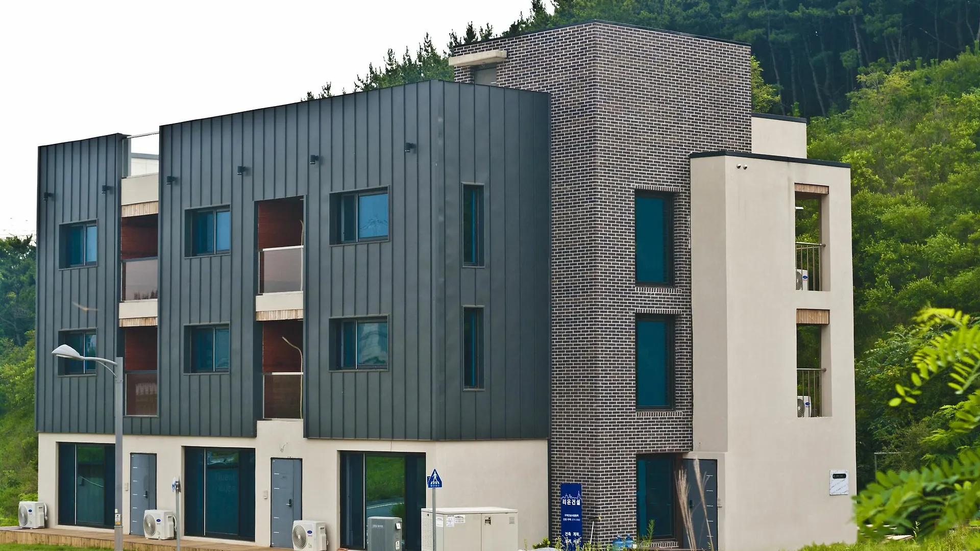 Leeon Guest House Incheon 2*,  South Korea